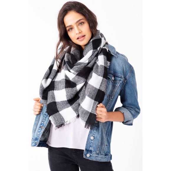 Check Blanket Scarf (Black/White Combo) - Picture 12 of 15